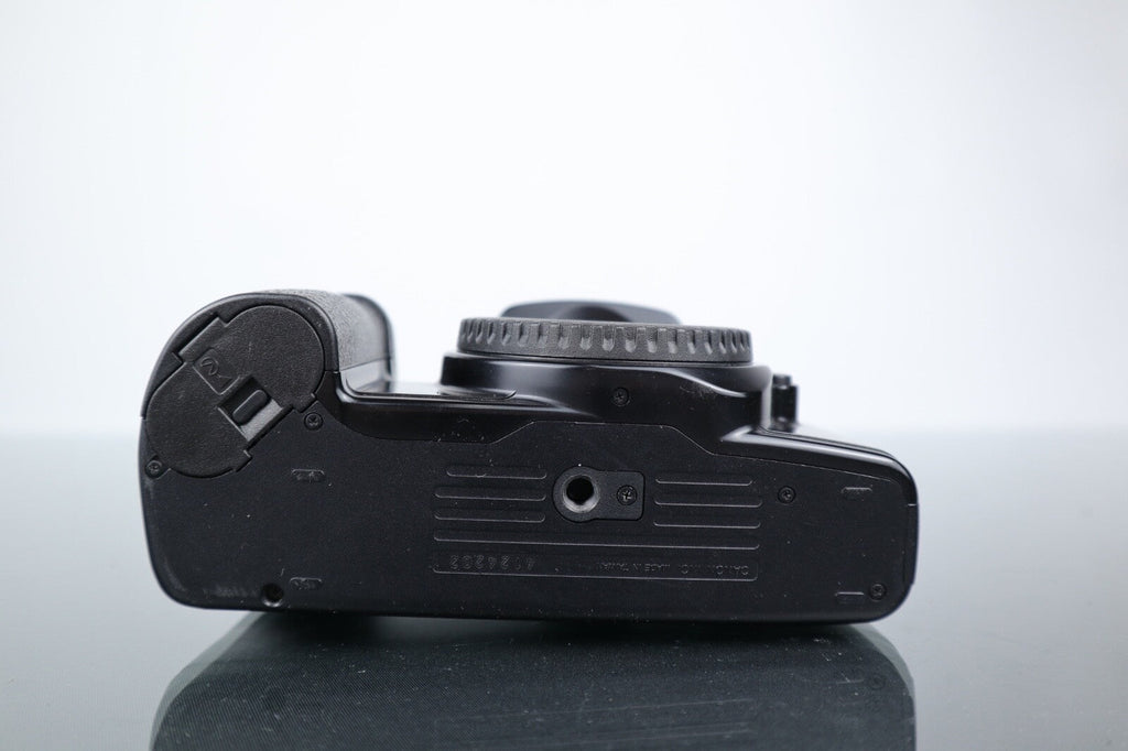 Canon EOS 1000FN AF | 35mm SLR Film Camera | Body Only - Dutch|Thrift