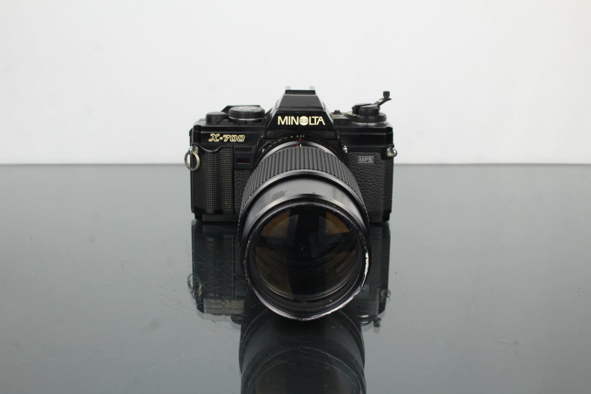 Minolta X - 700 + Vivitar 80 - 200MM 1:4.5 lens - Dutch|Thrift