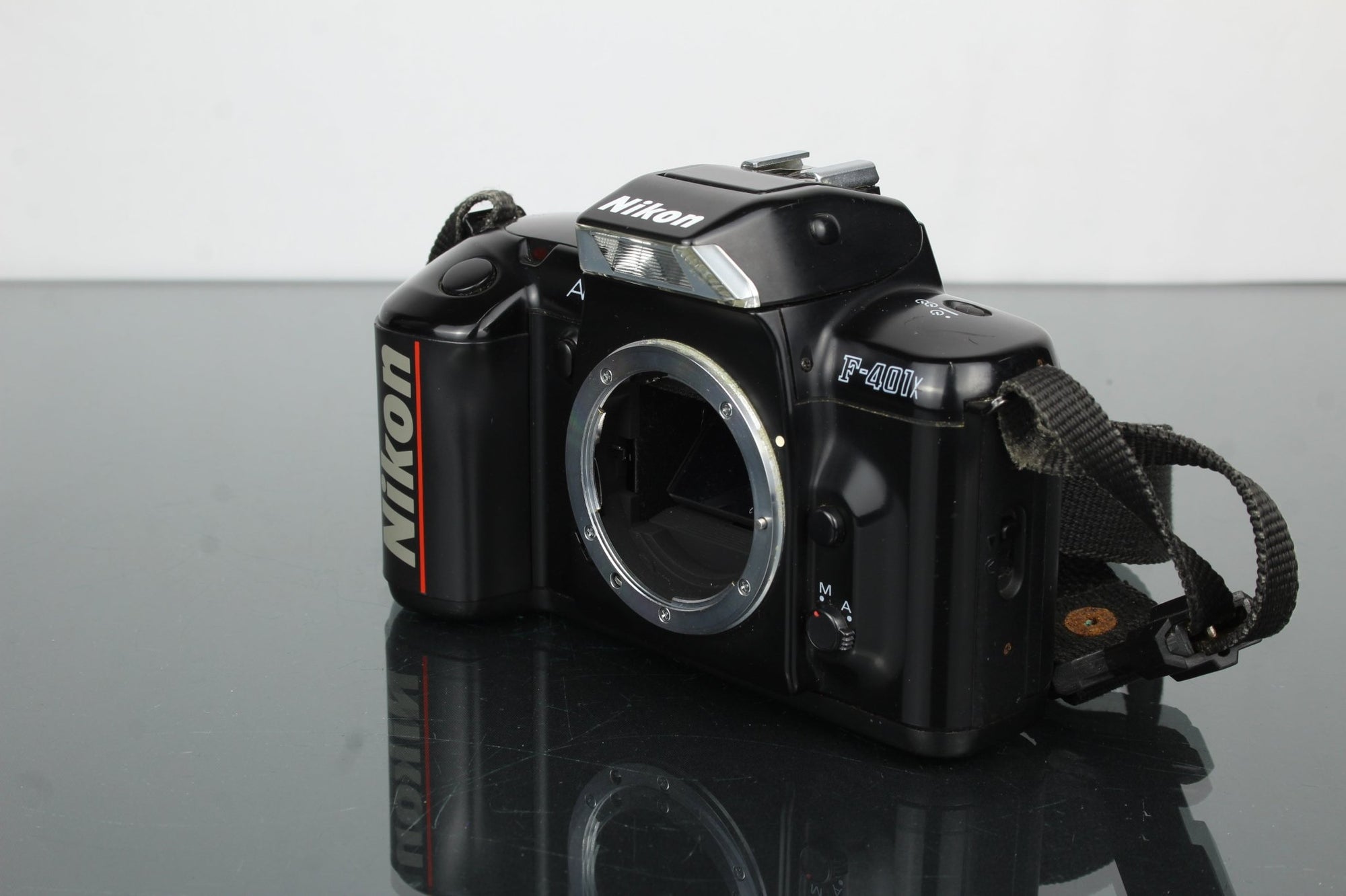 Nikon F - 401x - Dutch|Thrift