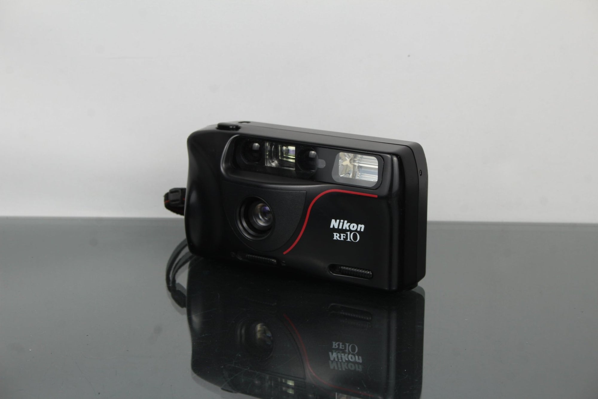 Nikon RF10 - Dutch|Thrift