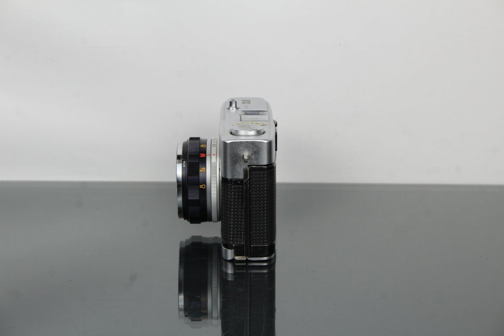 Olympus Trip 35 - Dutch|Thrift