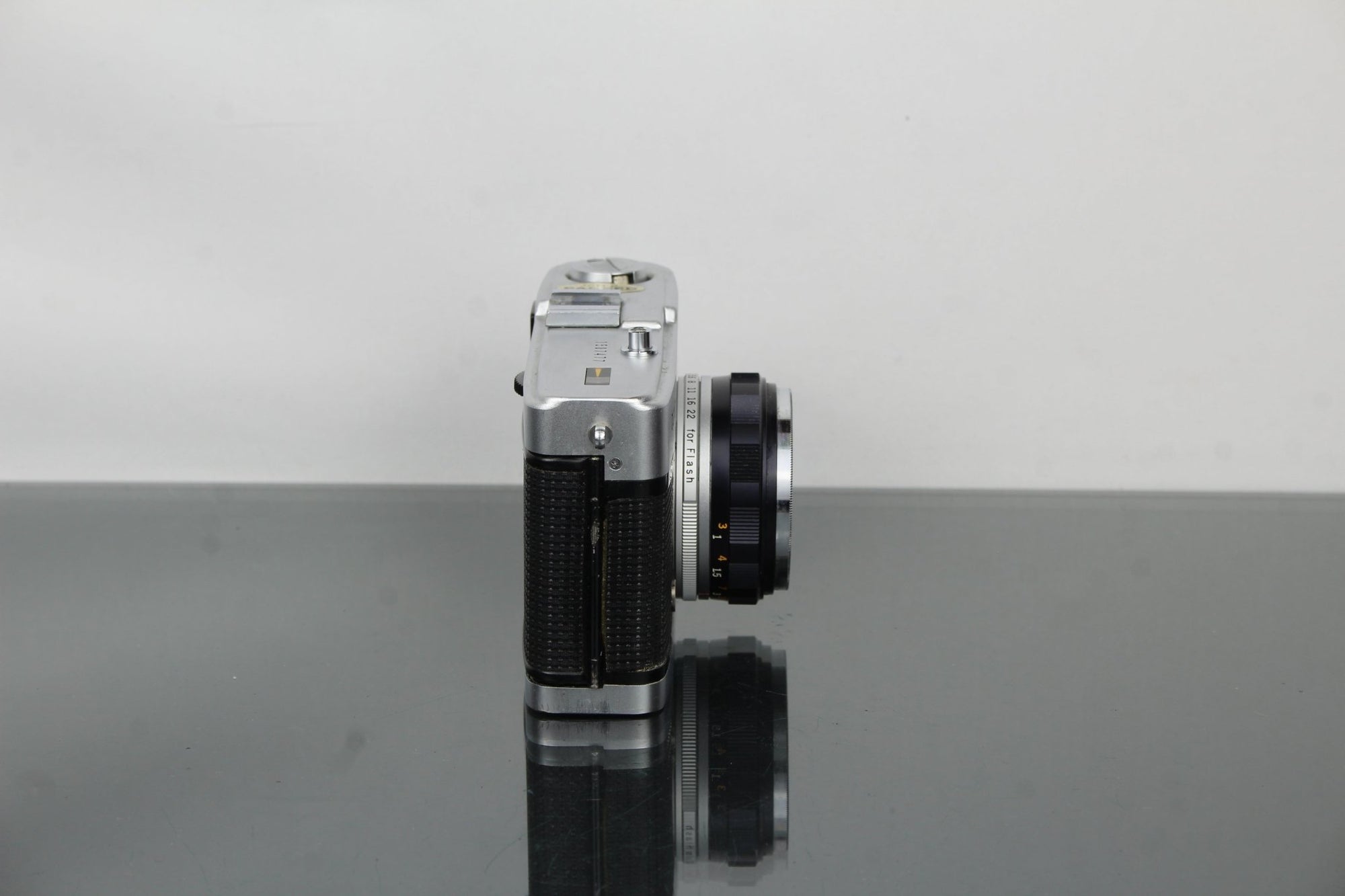 Olympus Trip 35 - Dutch|Thrift