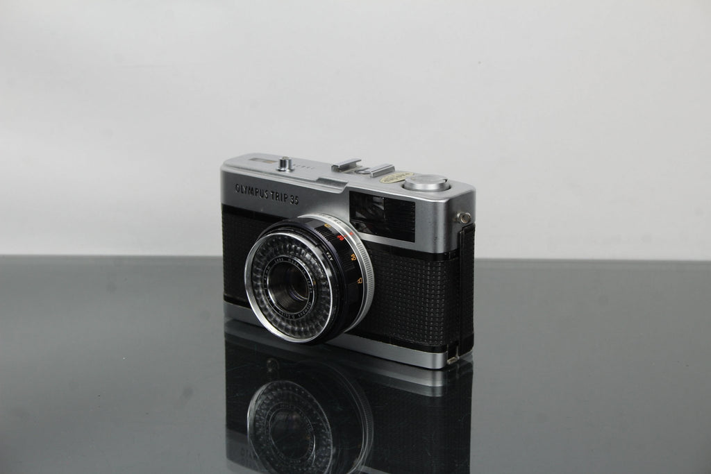 Olympus Trip 35 - Dutch|Thrift