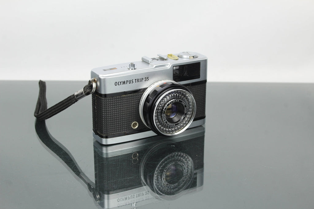 Olympus Trip 35 - Dutch|Thrift