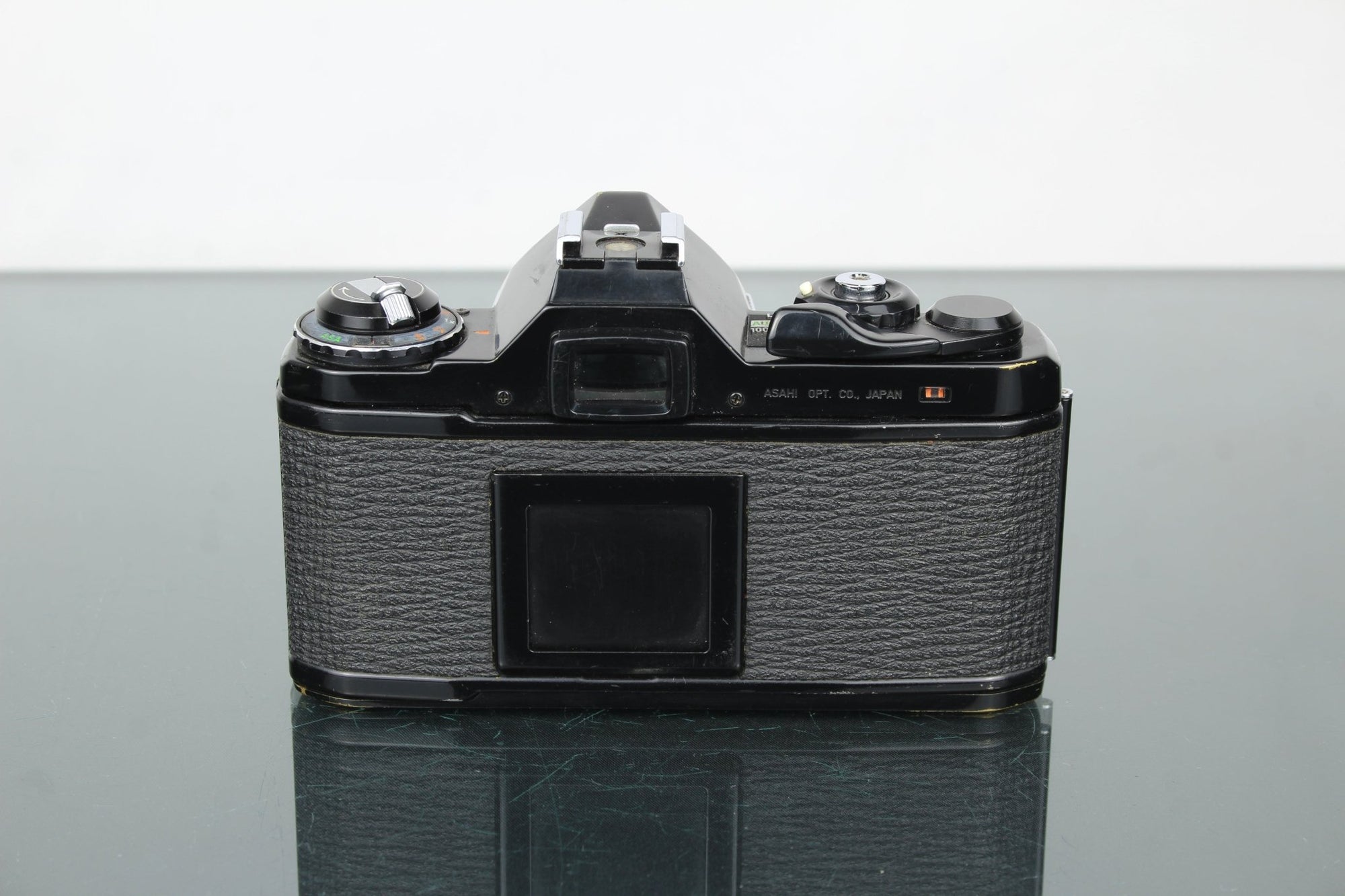 Pentax ME + Pentax smc 1:2.8 40mm lens - Dutch|Thrift